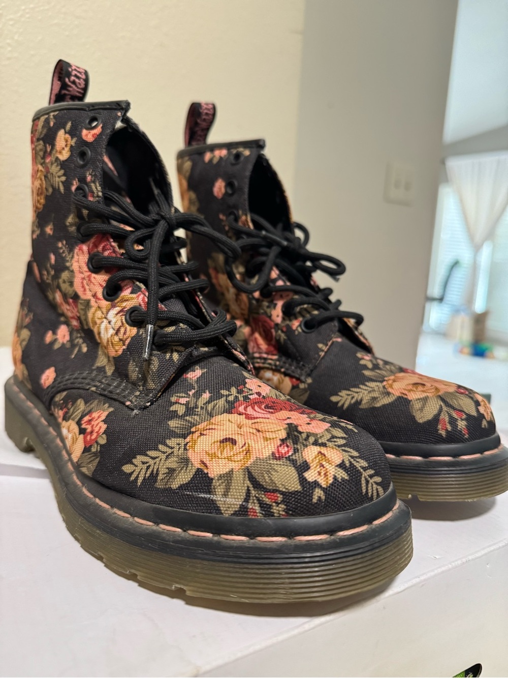 Dr. Martens 11821 Floral Canvas Lace-Up Combat Ankle Boots Women’s US 7 EU 38 - Picture 4 of 8